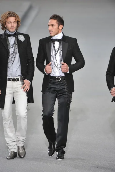 Look 70